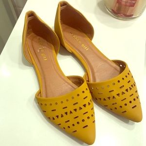 🌻 Madden Girl flats